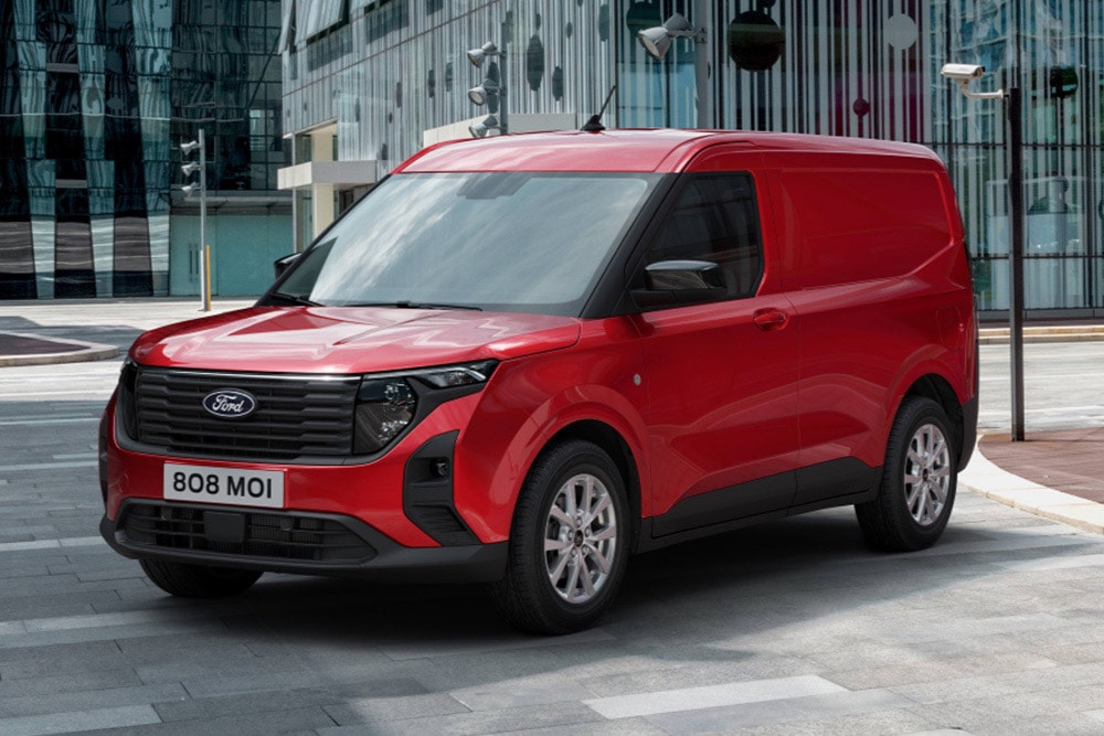 Ford Transit Courier rouge