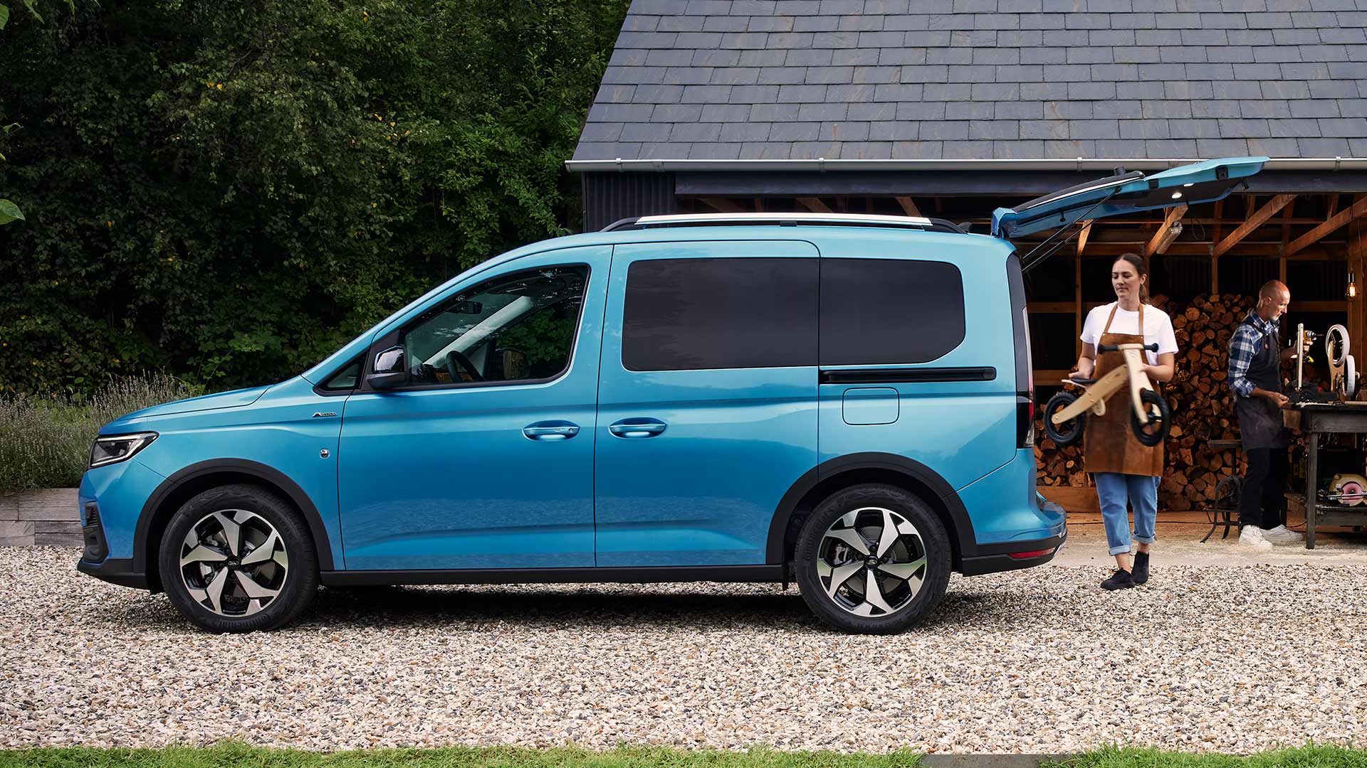 Vue latérale du Ford Tourneo Connect.