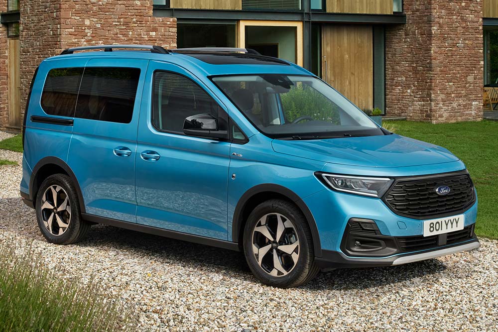 Ford Tourneo Connect : vue trois quarts avant