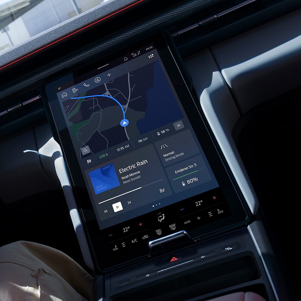 Gros plan sur un tableau de bord de Ford Capri®, montrant les capacités de navigation connectée du véhicule.