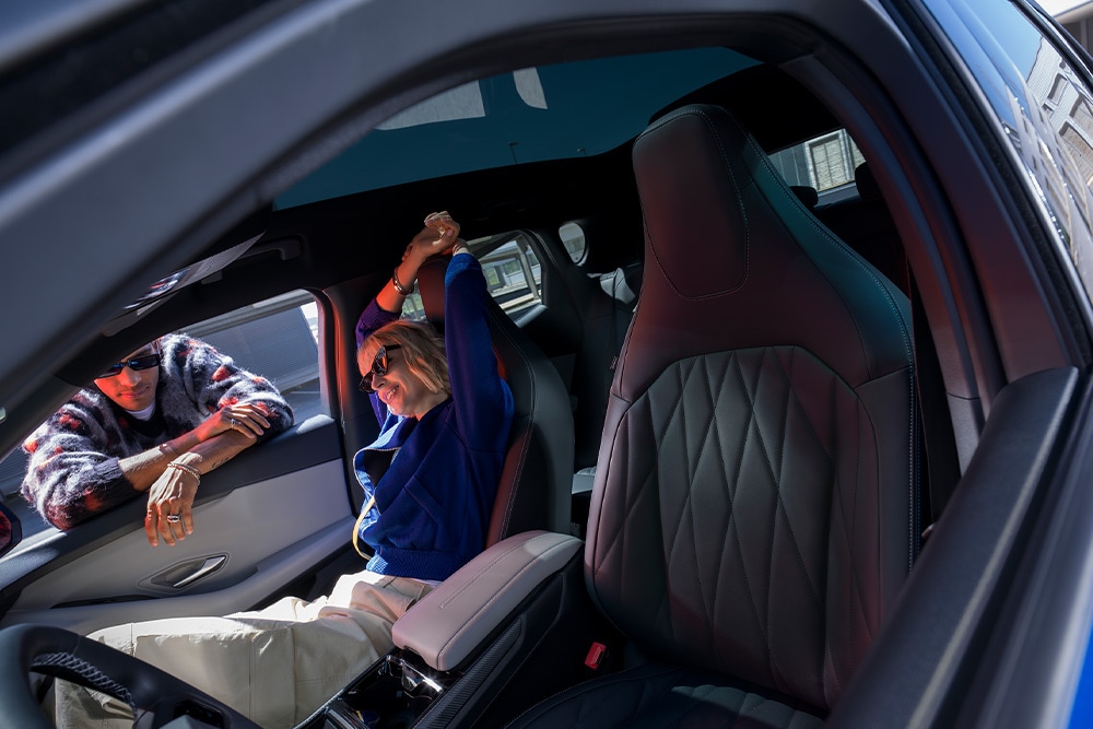 Intérieur du Ford Capri® avec sièges sport réglables à 12 positions avec appuie-têtes intégrés.