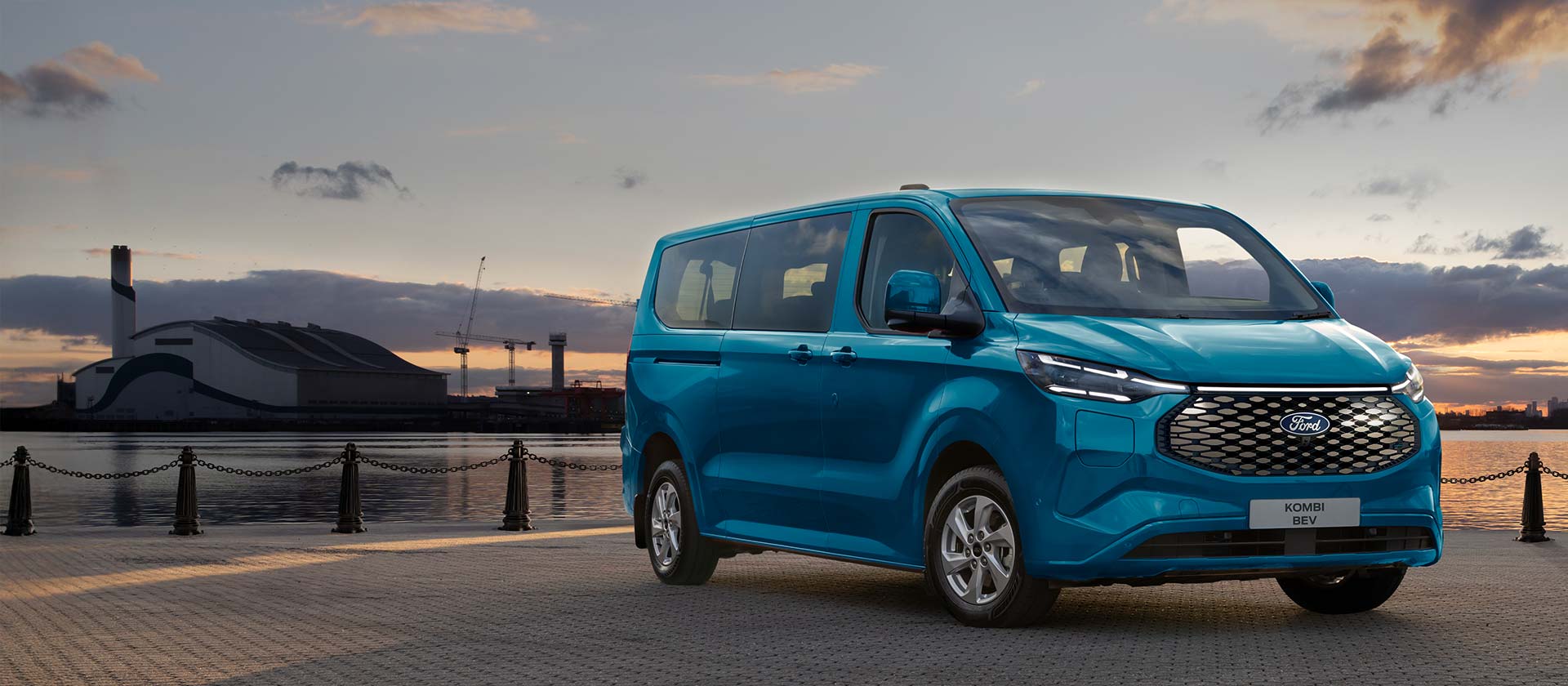 Ford E-Transit Custom Kombi bleu