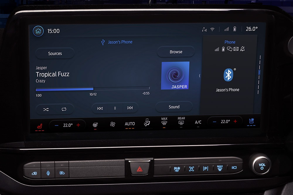 Écran d’infodivertissement dans un fourgon électrique Ford E-Transit Custom.