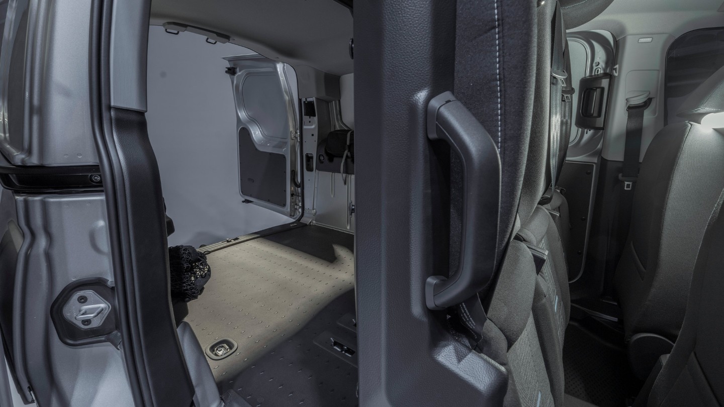 Espace de chargement du nouveau Ford Transit Connect avec FlexCab™ réglé sur une rangée de sièges.