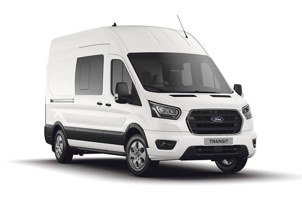 Fourgon Ford Transit blanc Kombi.