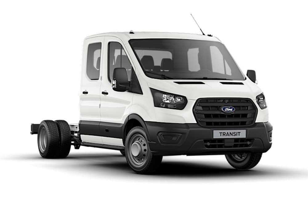 Fourgon Ford Transit châssis-cabine double blanc sur fond blanc.