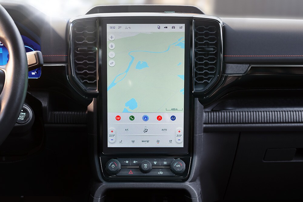 Gros plan sur l’écran tactile central SYNC™ 4 de 12 pouces du Ford Ranger.