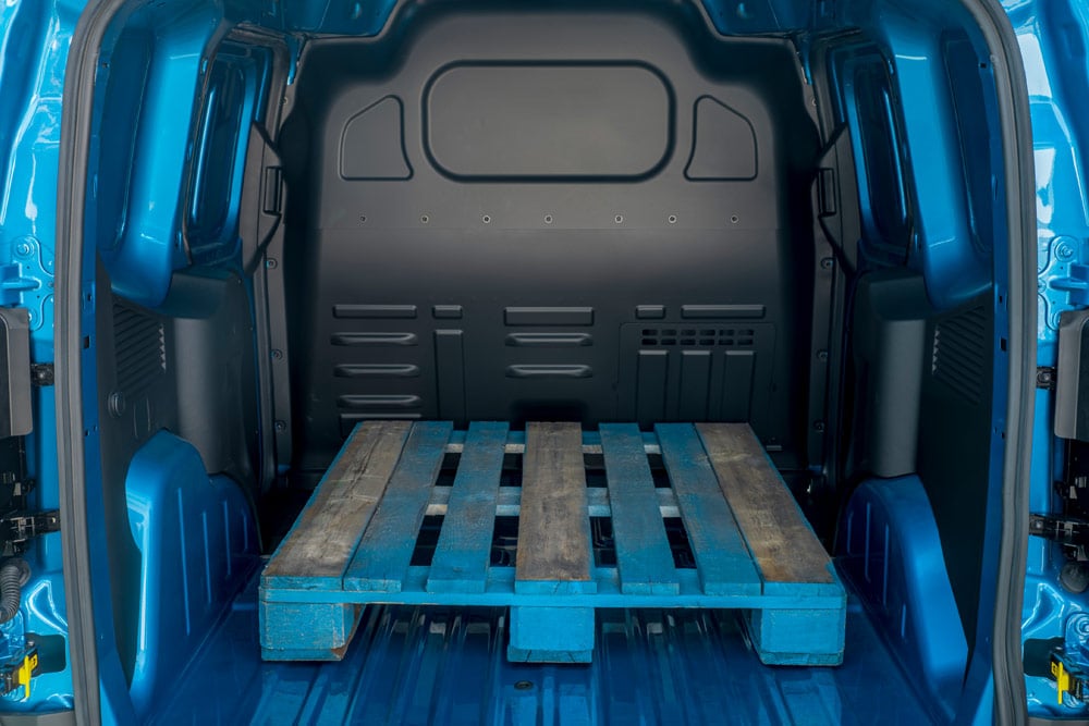 Espace de chargement arrière Ford E-Transit Courier